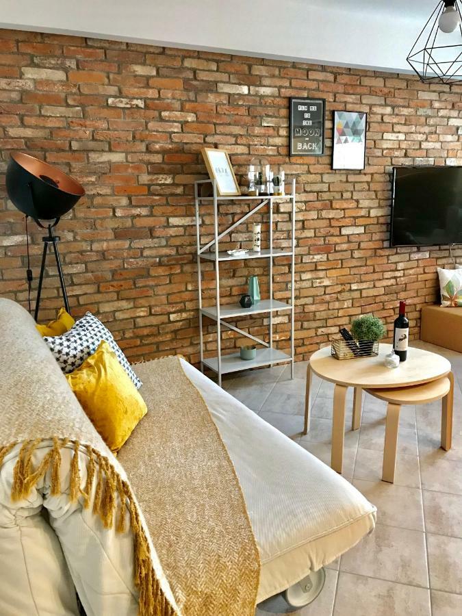 C&C Apartments أليكسانثيربوليس المظهر الخارجي الصورة